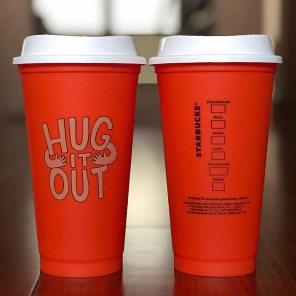 Cute Hug it out reusable Starbucks cup - Picture 3 of 3